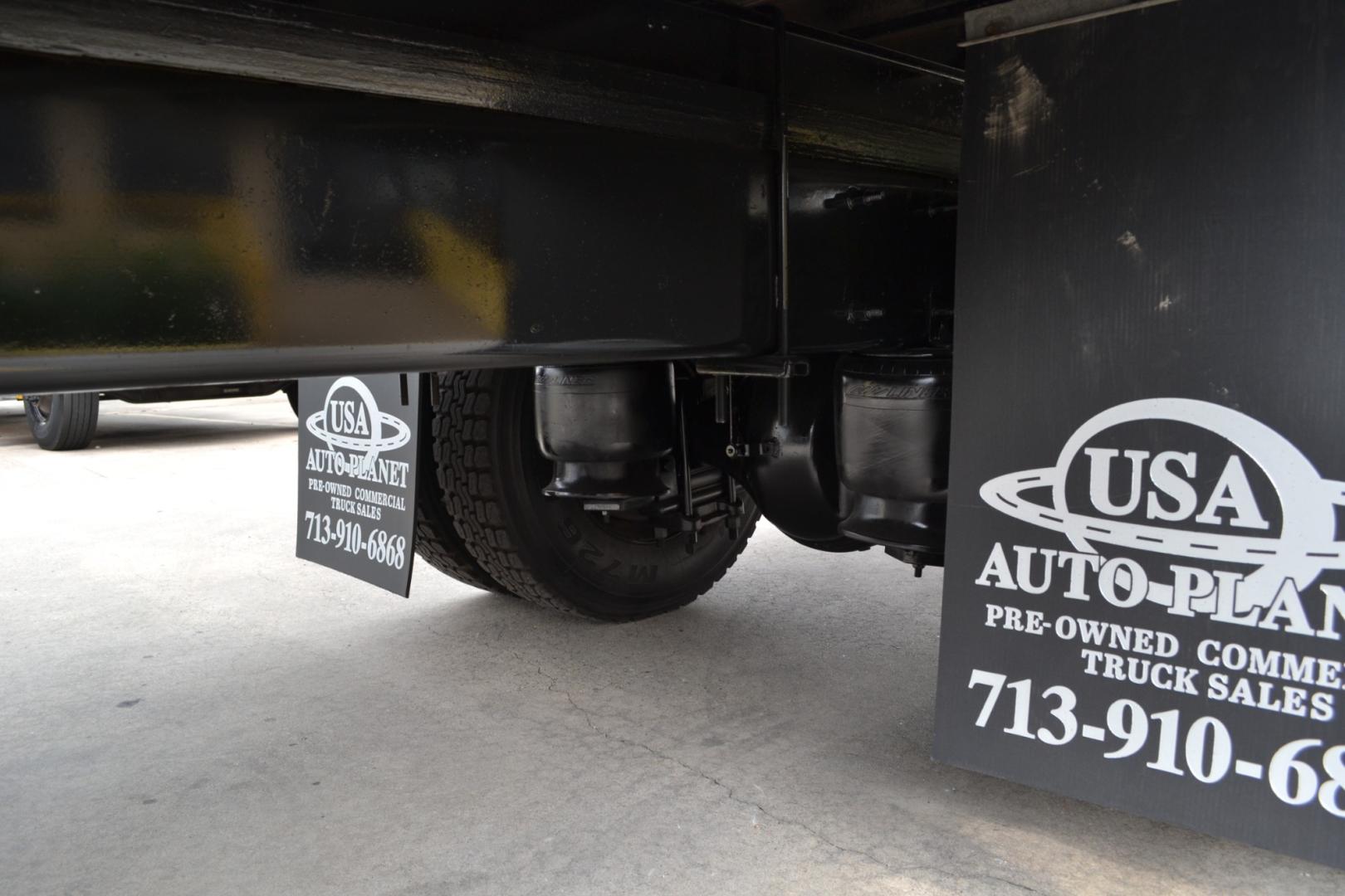 2019 WHITE /BLACK FREIGHTLINER M2-106 with an CUMMINS B6.7L 240HP engine, ALLISON 2500RDS AUTOMATIC transmission, located at 9172 North Fwy, Houston, TX, 77037, (713) 910-6868, 29.887470, -95.411903 - 26,000LB GVWR NON CDL, MORGAN 26FT BOX, 13FT CLEARANCE , 103" X 102", AIR RIDE, DUAL 50 GALLON FUEL TANKS, WALTCO 2,500LB CAPACITY STEEL LIFT GATE, POWER WINDOWS & LOCKS, COLD A/C, - Photo#8